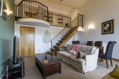 Marlay Park Hotels Ebookers Ie The Balinteer Loft Self Catering