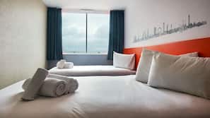 Iron/ironing board, WiFi, linens
