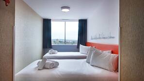 Iron/ironing board, WiFi, linens