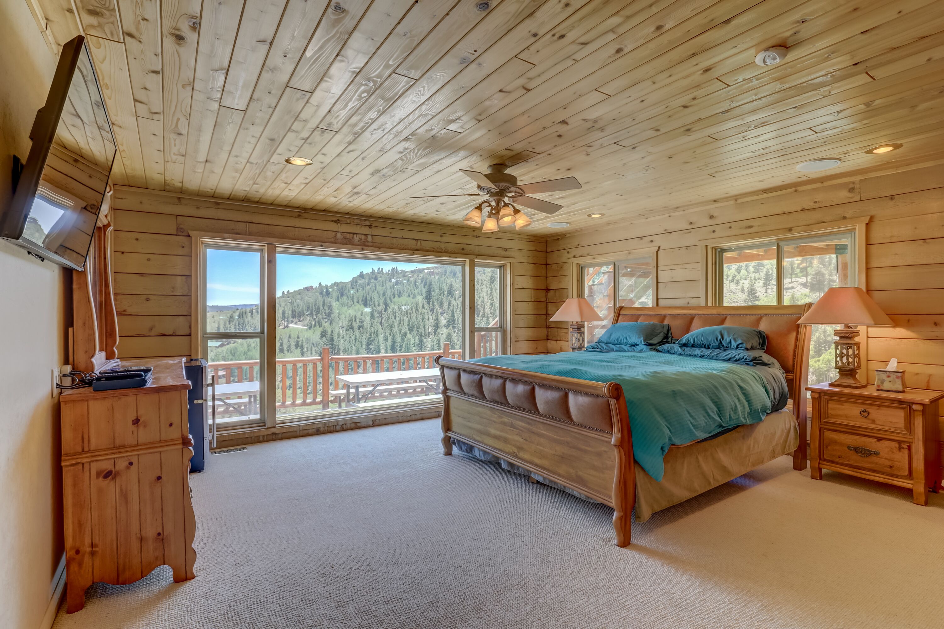 Beautiful Cabin with Incredible Views of the Lake and Mountains - 2nd to None! in Panguitch, United States