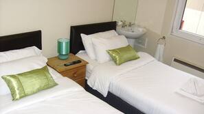 Iron/ironing board, free WiFi, linens