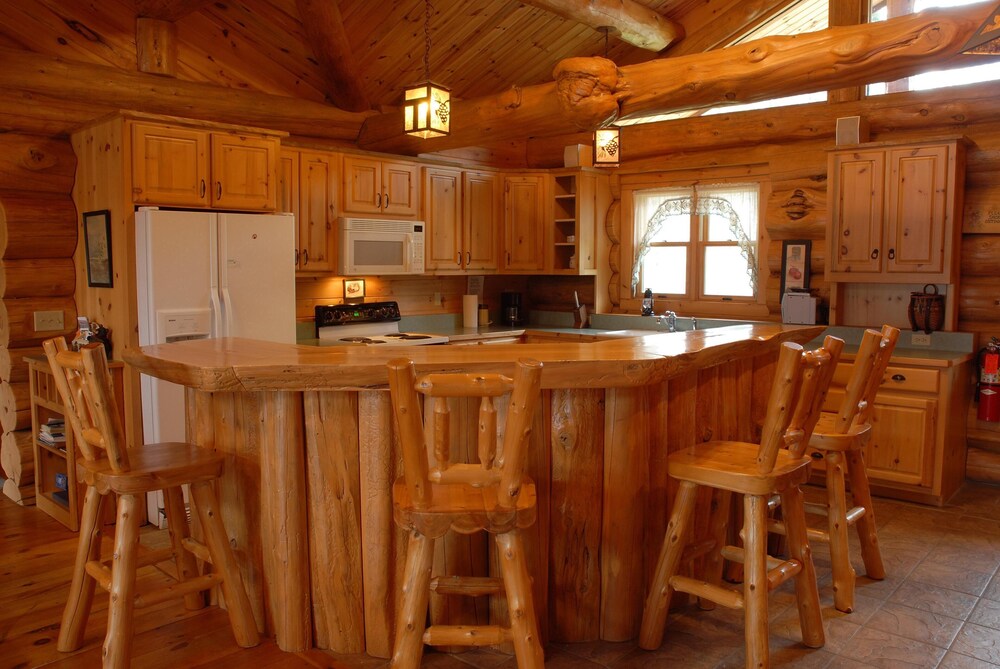 Real Log Cabin 4 Br 3 Bath On Amazing Lake With Fireplace Sauna