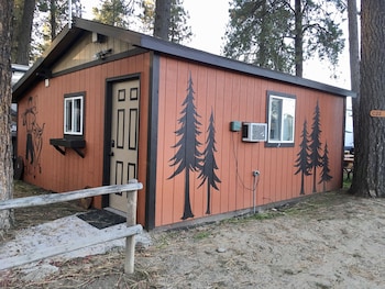 Lumberjack Bunkhouse In The Heart Of Coeur D Alene Idaho