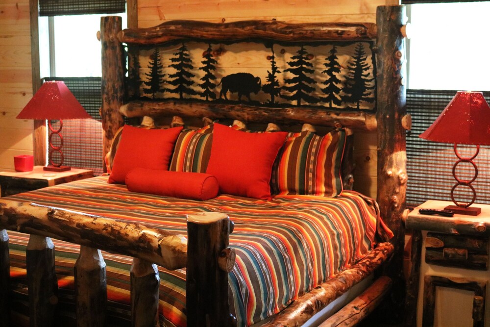 "Take it Easy" Western Luxury Cabin in Beavers Bend Hochatown Vrbo
