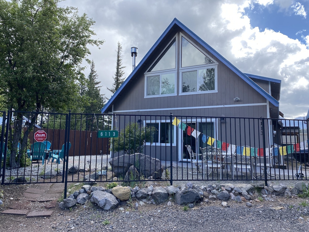 Mt. Shasta Cabin/Black Butte Mountain