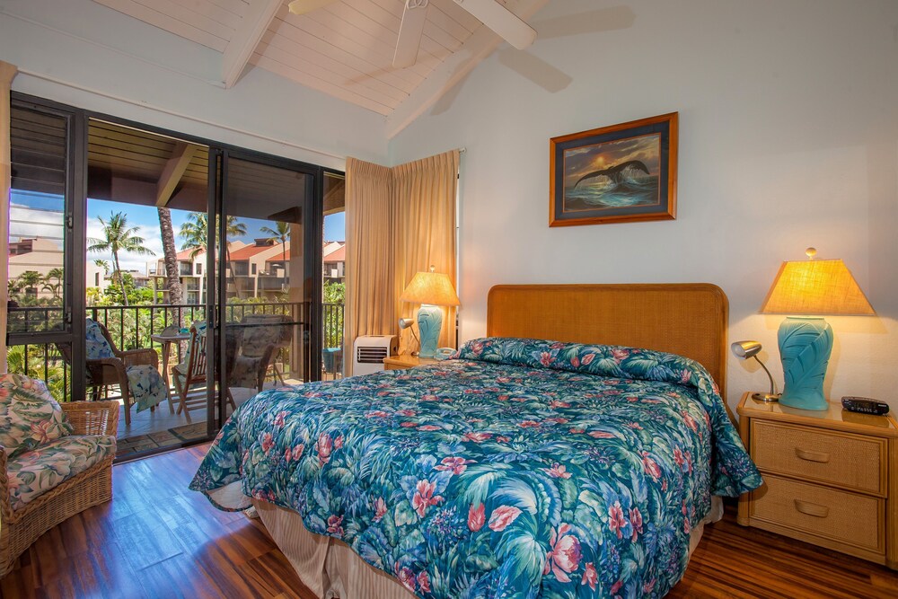 Kamaole Sands Unit 6310 Blue Hawaii Themed condo with 2 Private