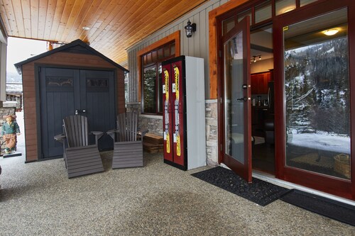 Book Kamloops Vacation Rentals Travelocity Com