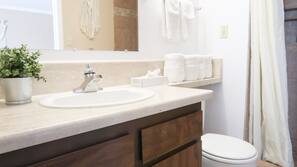 Dusche, kostenlose Toilettenartikel