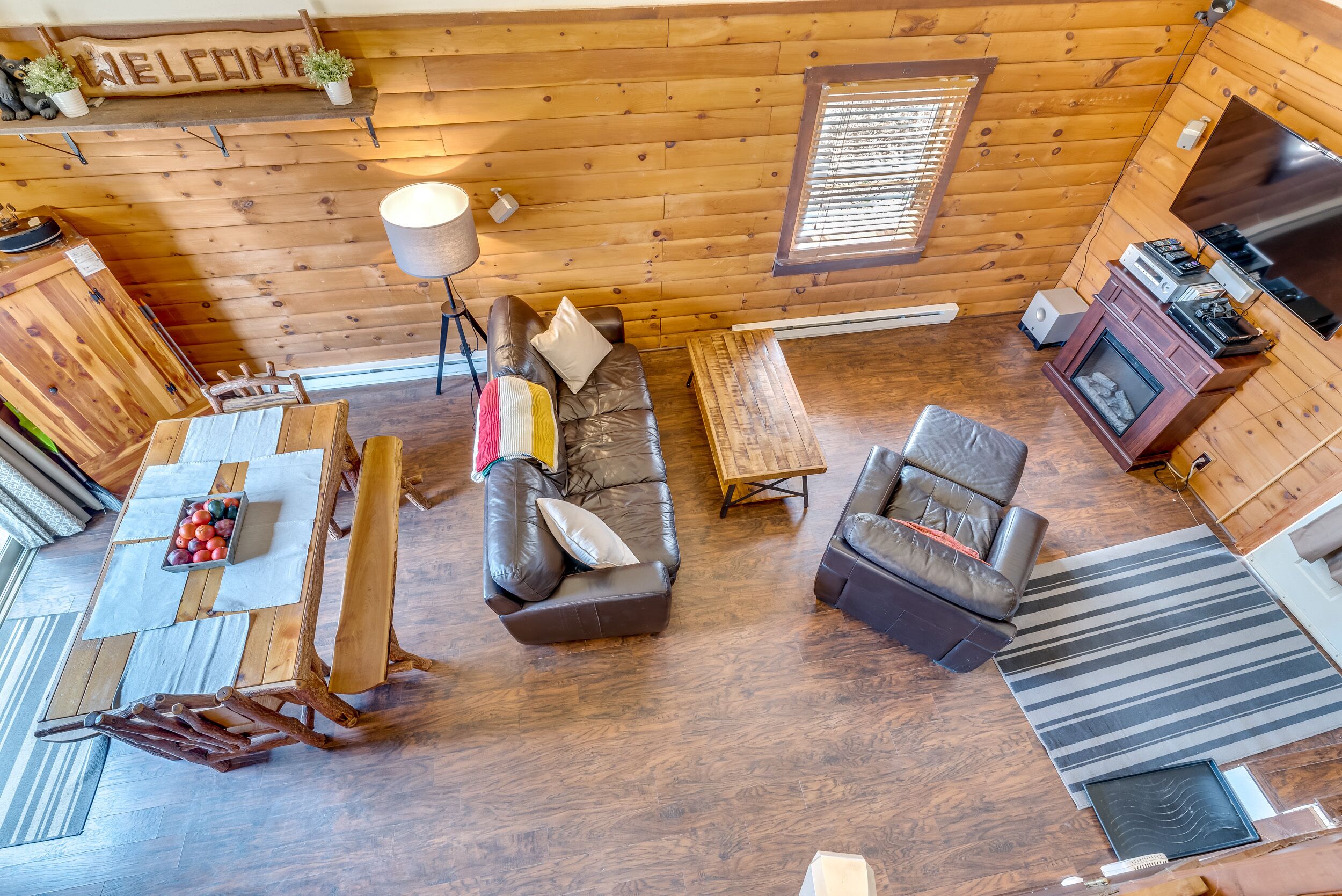 Secluded Pet Friendly High Tech Log Cabin In The Woods In