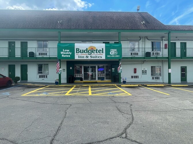 Budgetel Inn & Suites in Louisville, KY | Expedia