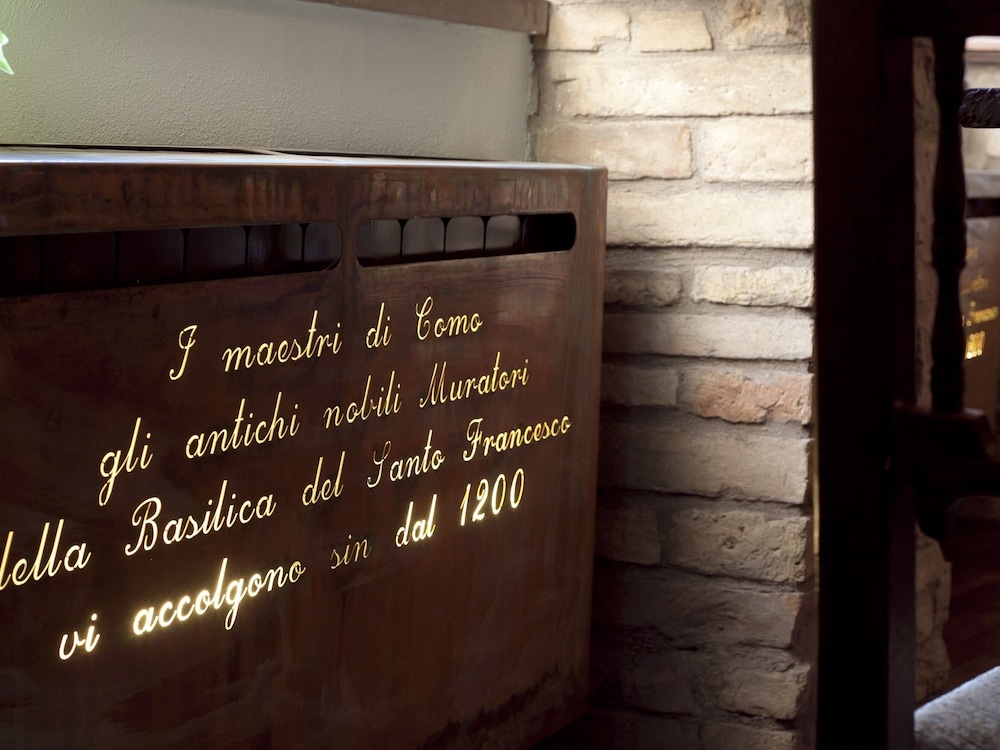 Foto - Loggia dei Maestri Comacini