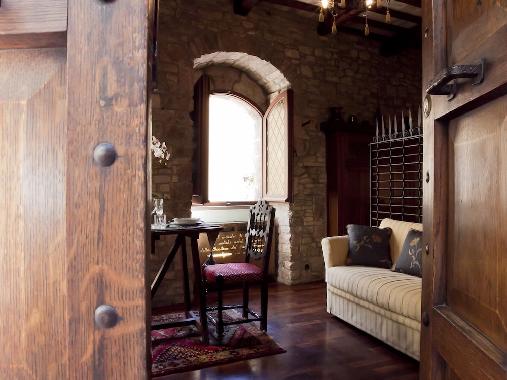 Foto - Loggia dei Maestri Comacini