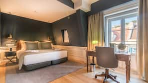 Egyptian cotton sheets, premium bedding, free minibar items