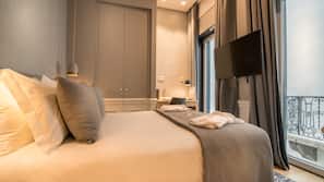 Egyptian cotton sheets, premium bedding, free minibar items