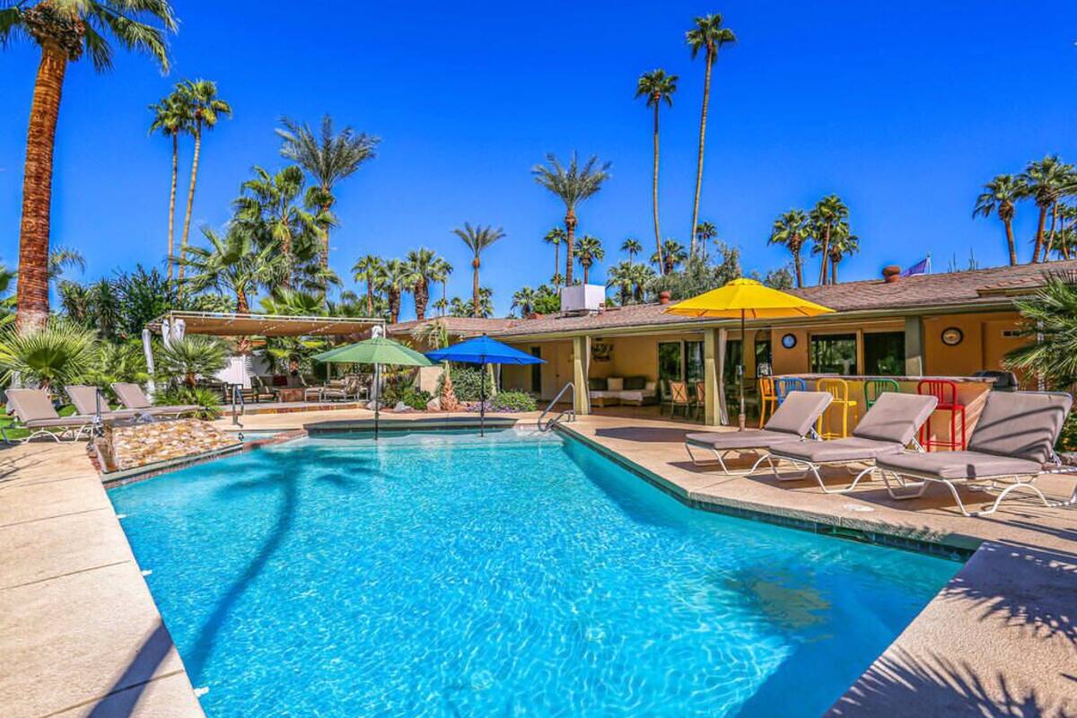 Palm Paradise 6 Br 5 Ba Home In Palm Springs Sleeps 12 21 Room Prices Deals Reviews Expedia Com