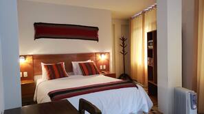 Down duvet, in-room safe, desk, free WiFi