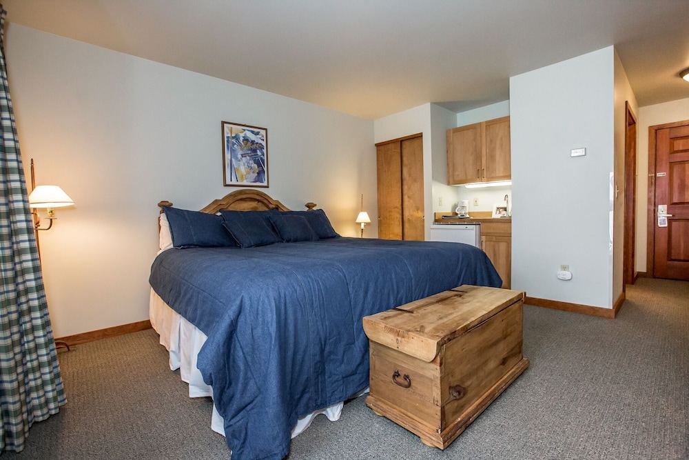 Hotel Style Room in the Heart of Whitefish Mountain Resort Village