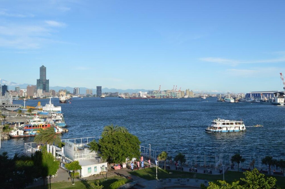 Watermark Hotel The Harbour In Kaohsiung Expedia - 