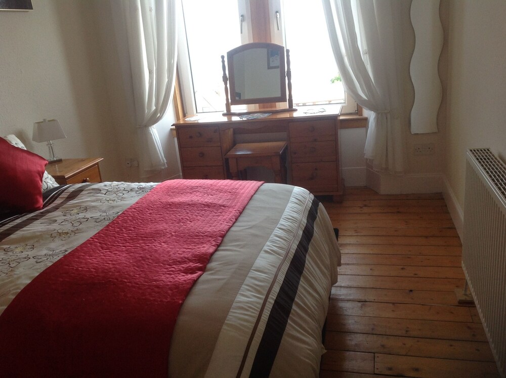 Stunning sea views in the beautiful village of Kirn Dunoon Argyle