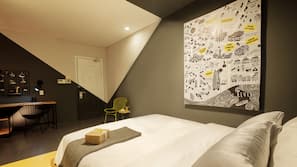 In-room safe, desk, free WiFi