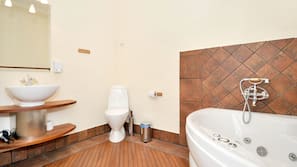 Separat badekar og bruser, boblebadekar, gratis toiletartikler