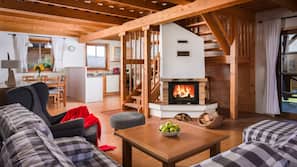 Flat-screen TV, fireplace