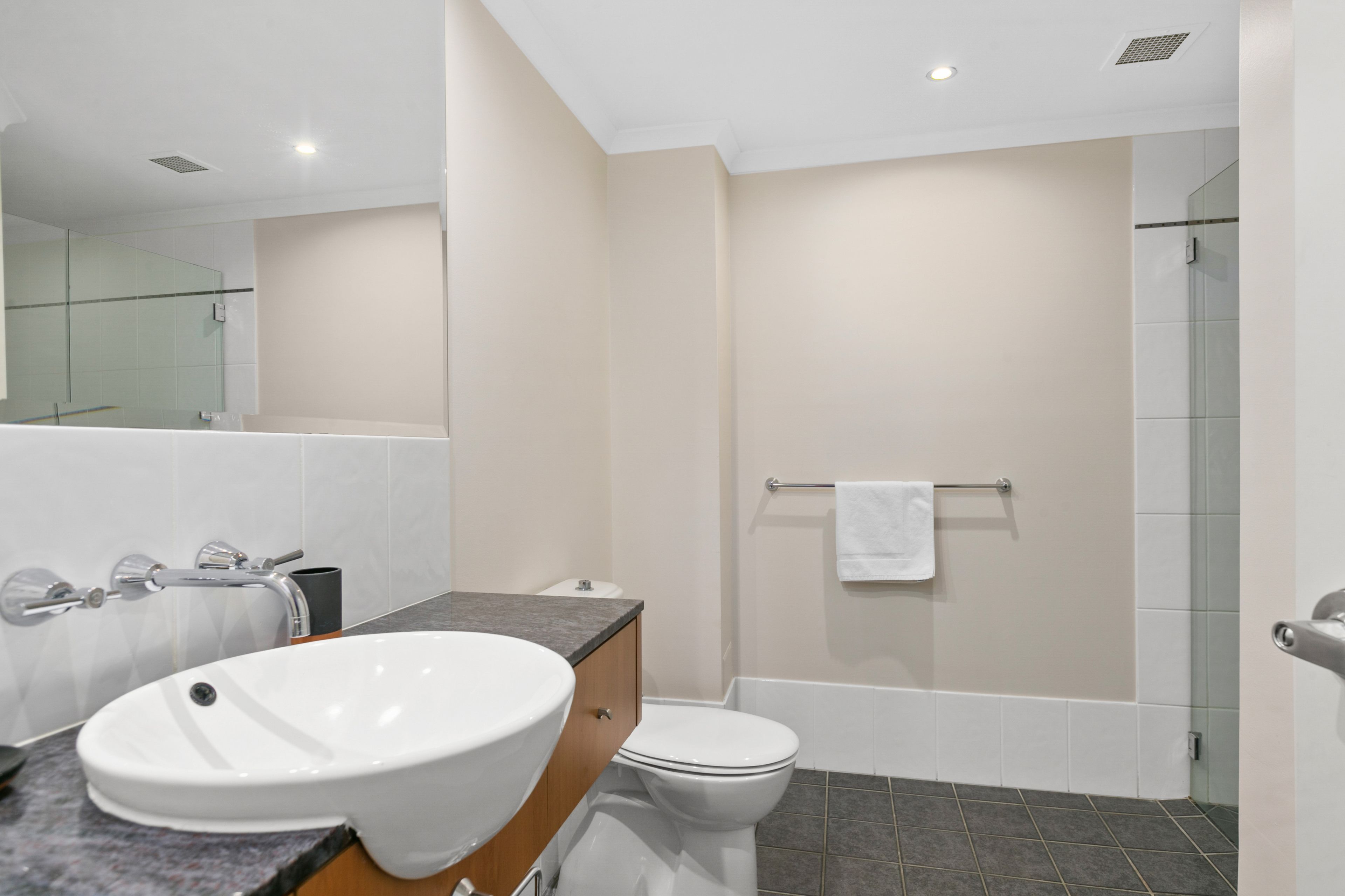 Poolside Apt. In Alamanda Beachfront Resort (41)