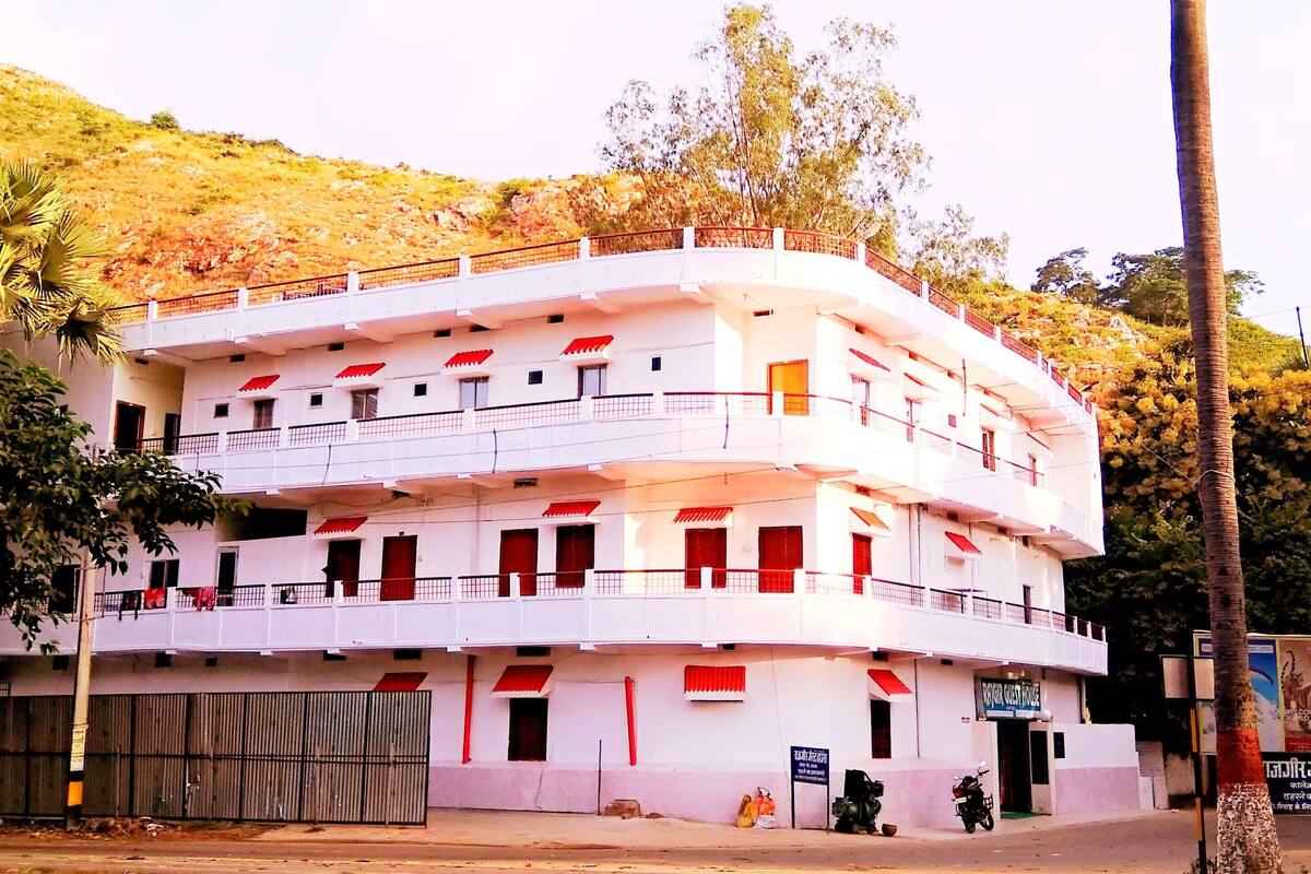 Rajgir Guest House In Bihar Sharif India Expedia