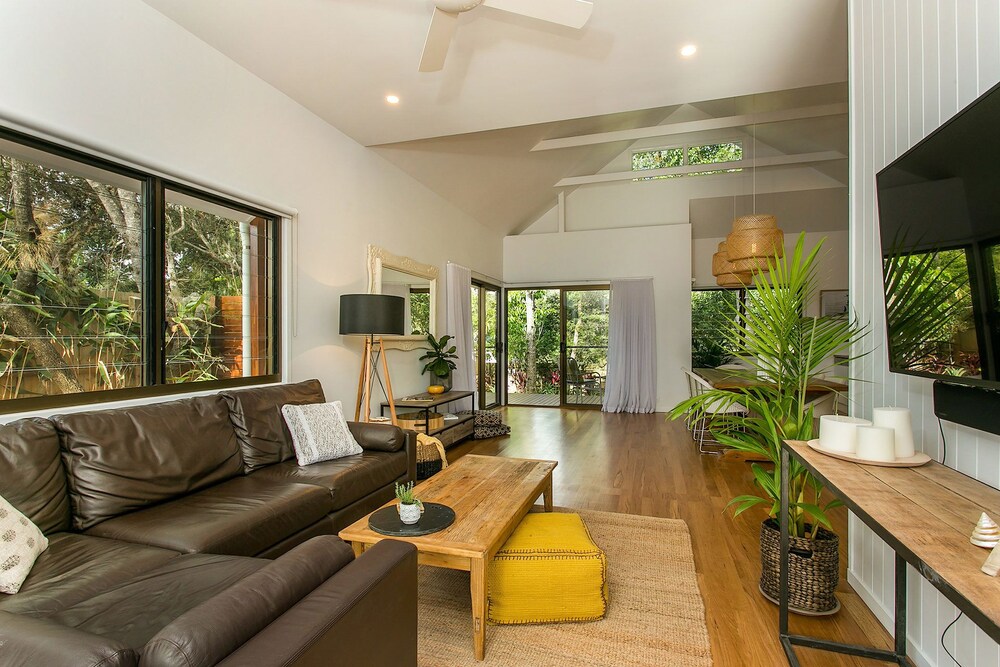 Alcorn House - Stylish beach house