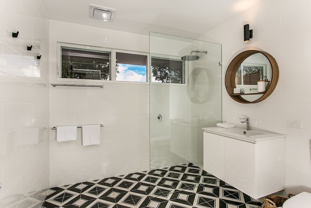 Alcorn House - Stylish beach house