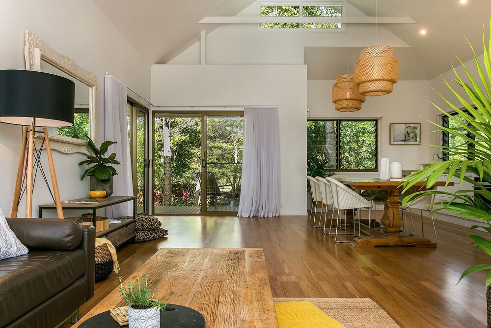 Alcorn House - Stylish beach house