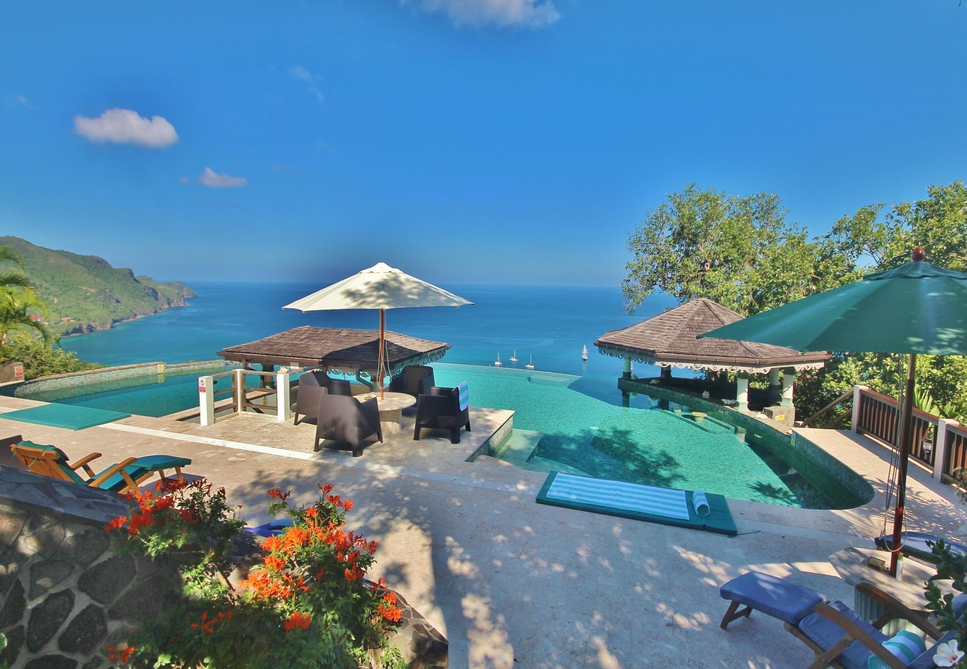 5* Affordable luxury* with views and an Infinity Pool to take your breath away in Bequia Island, Saint Vincent and the Grenadines