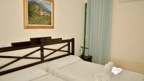 Minibar, in-room safe, linens