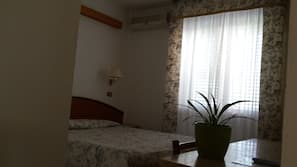 Desk, rollaway beds, free WiFi