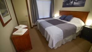 1 bedroom, iron/ironing board, Internet, linens