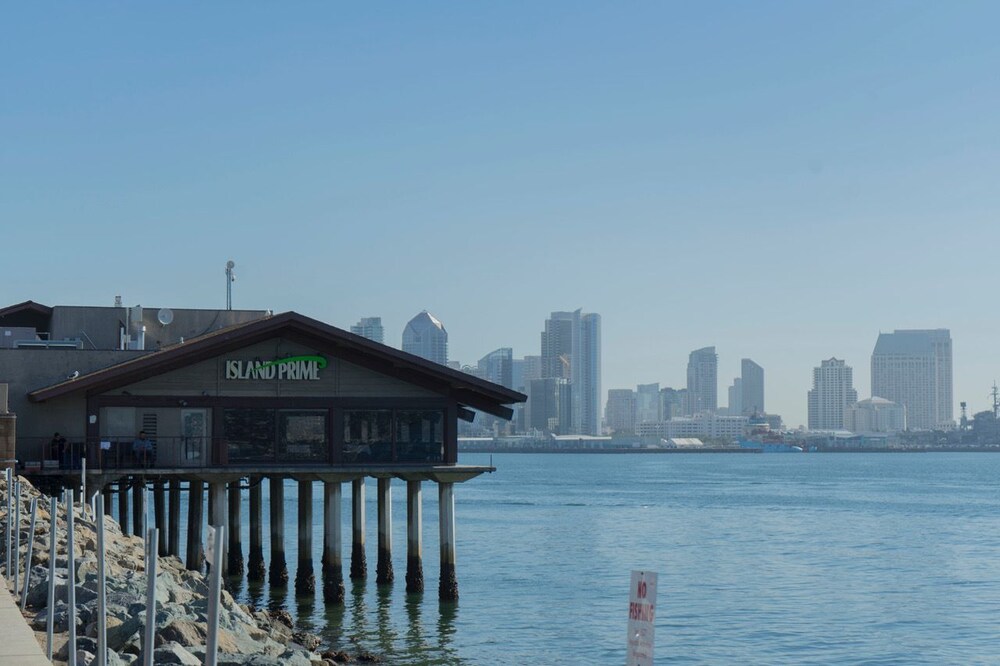 houseboat, San Diego Room Prices & Reviews Travelocity