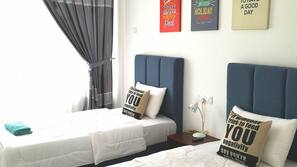 3 bedrooms, desk, iron/ironing board, free WiFi