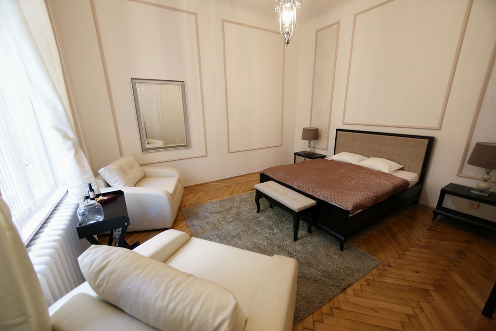 Dfive Apartments Fashion Street Budapest 2019 Hotel Prices Exterior Featured Image