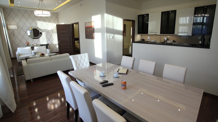 Dfive Apartments - Little Boss