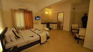 Individually furnished, desk, iron/ironing board, free WiFi