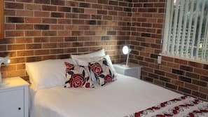 3 bedrooms, linens