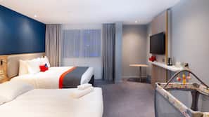 Premium bedding, in-room safe, desk, laptop workspace