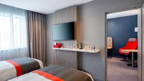 Premium bedding, in-room safe, desk, laptop workspace