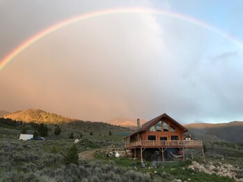Luxurious Sw Montana Log Cabin Near Maverick Mountain Skiing