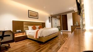 Minibar, desk, iron/ironing board, free WiFi