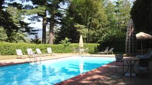 Seasonal outdoor pool, pool umbrellas, sun loungers