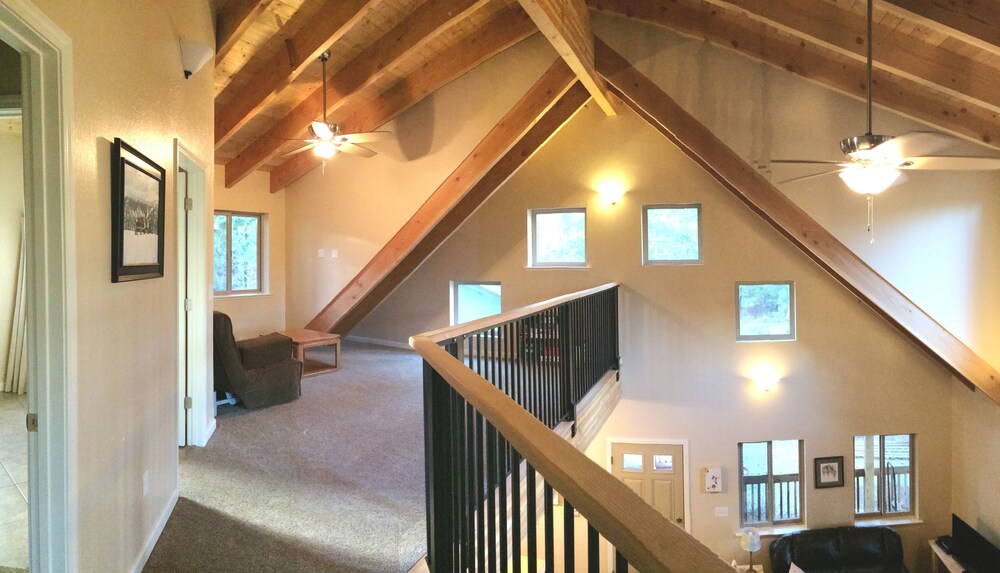 Newly Built Cabin In Lakemont Pines, Arnold, Arnold, CA Vacation Rental