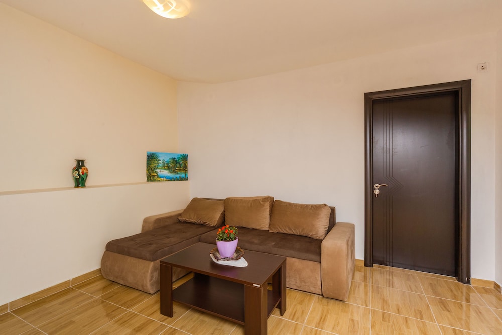 Photo - Paradise Bay Apartments