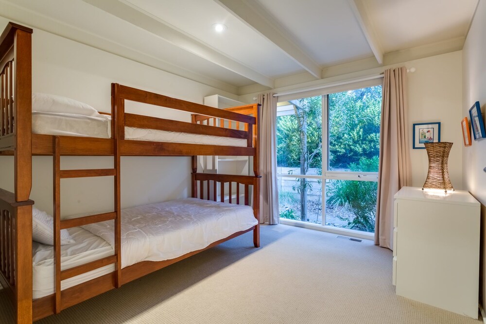 Banksia Back Beach House