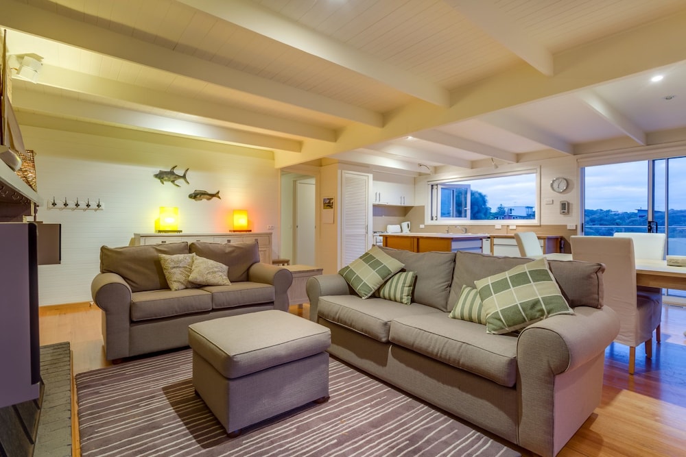 Banksia Back Beach House